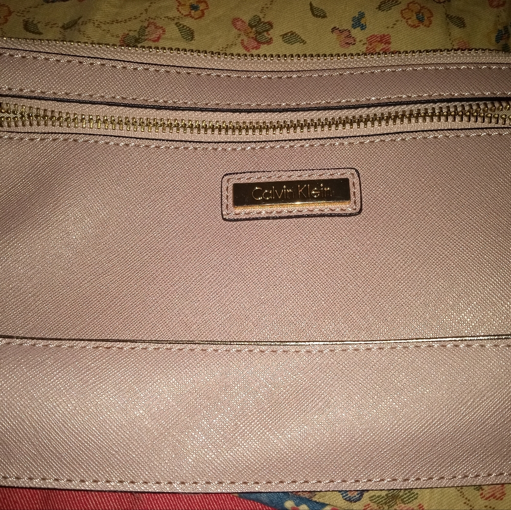 Calvin Klein wristlet - Picture 2 of 8